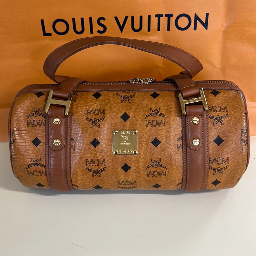 Preloved authentic cognac papillon mcm